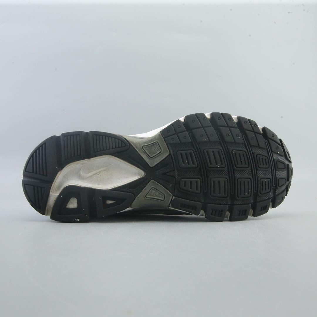NIKE  INITIATOR