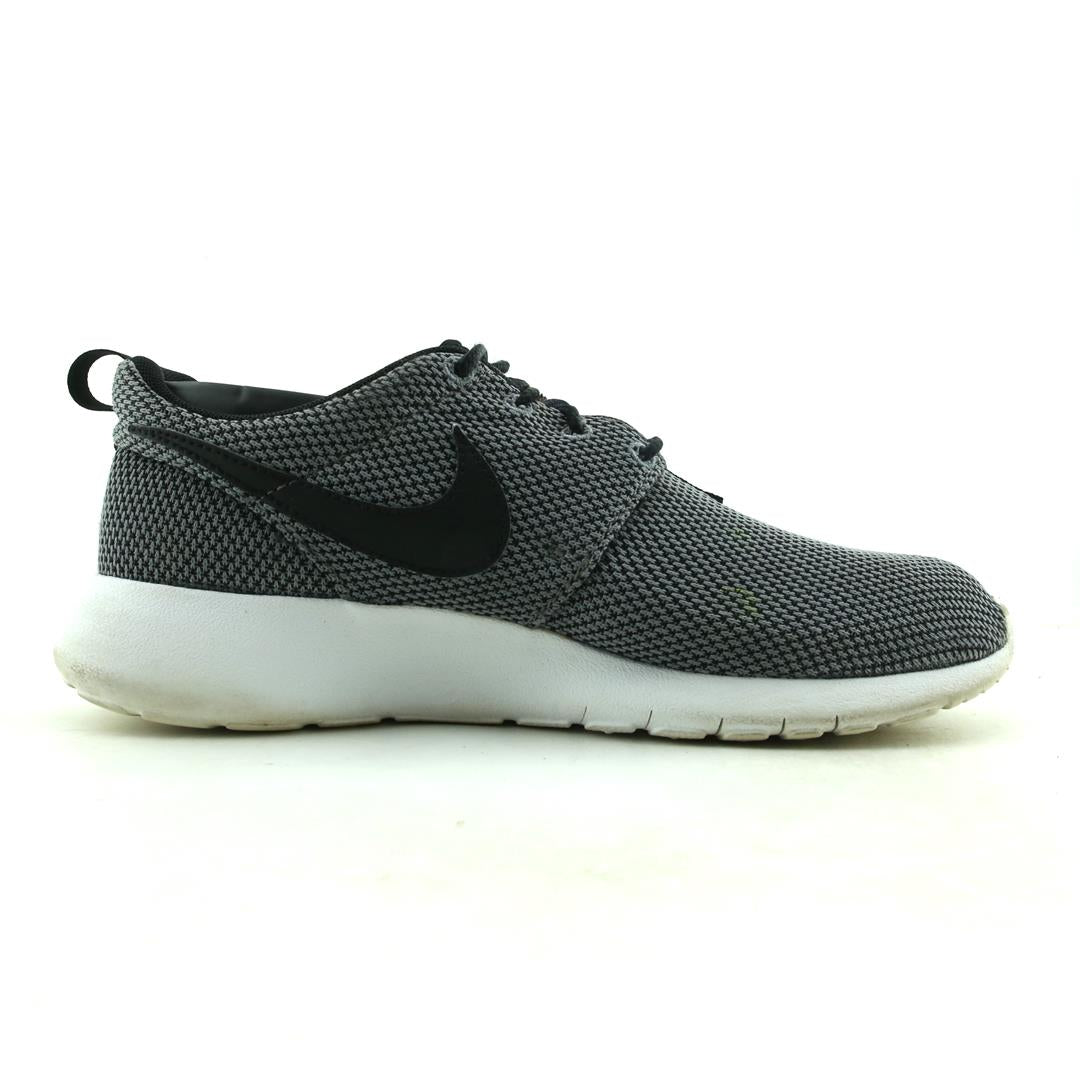 NIKE ROSHE ONE