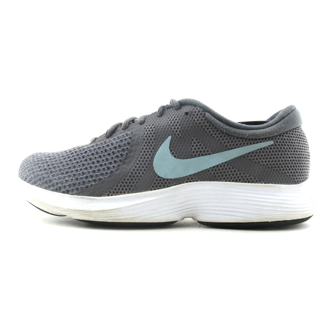 NIKE REVOLUTION 4