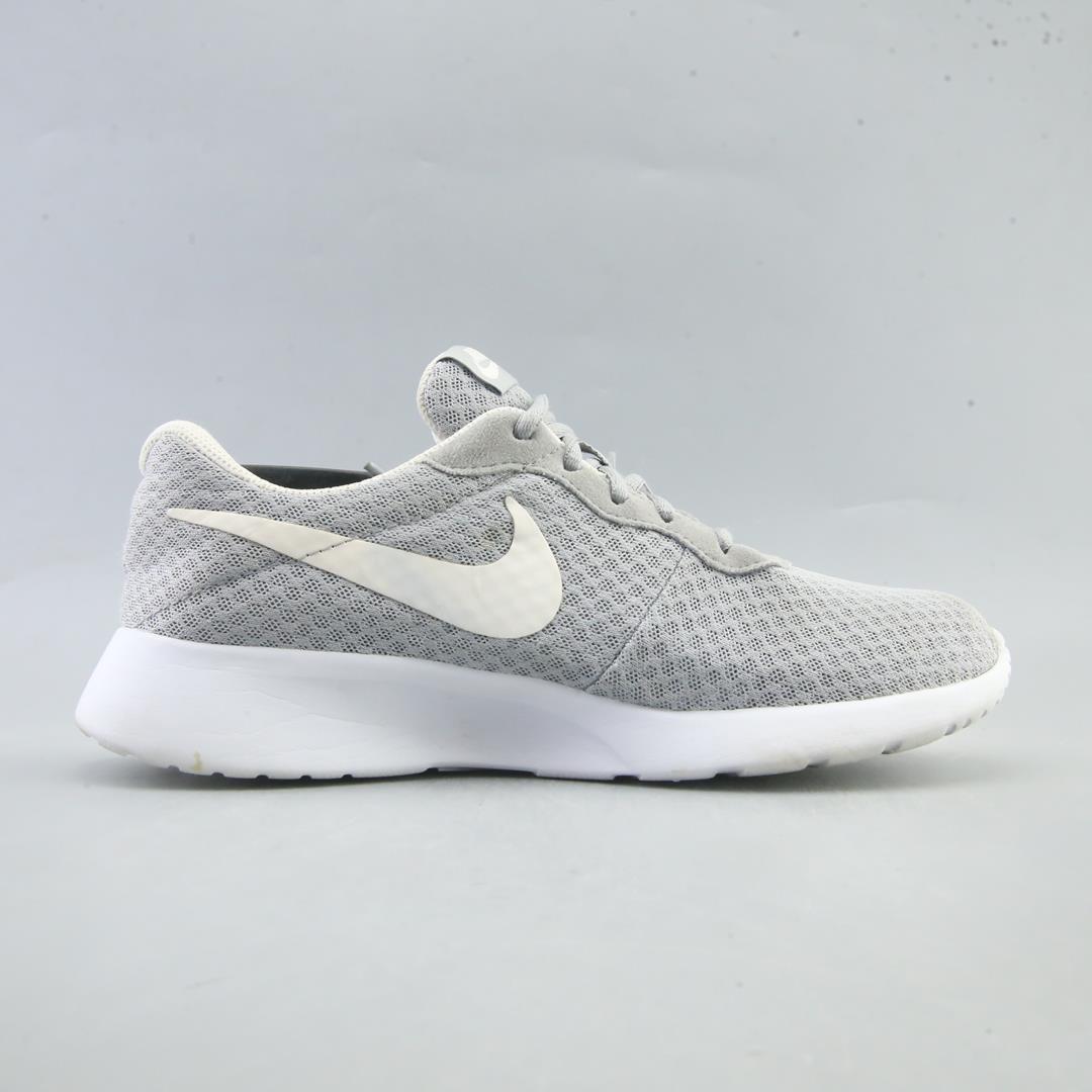 NIKE TANJUN