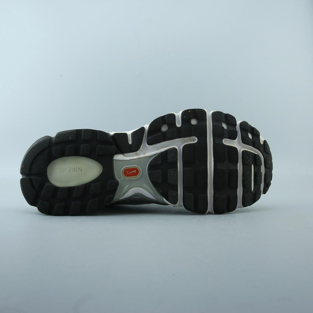 NIKE AIR MAX MOTO 9