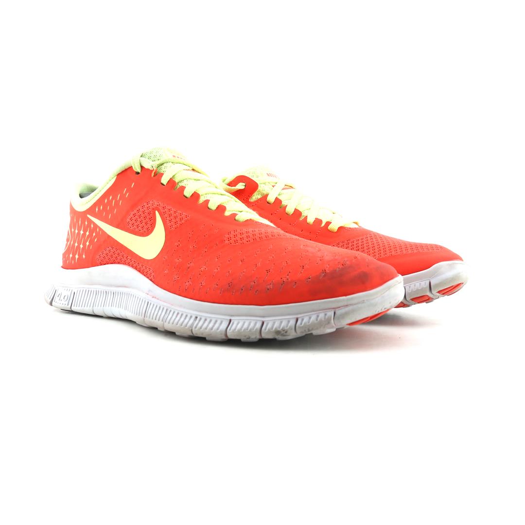 NIKE FREE 4.0 V2