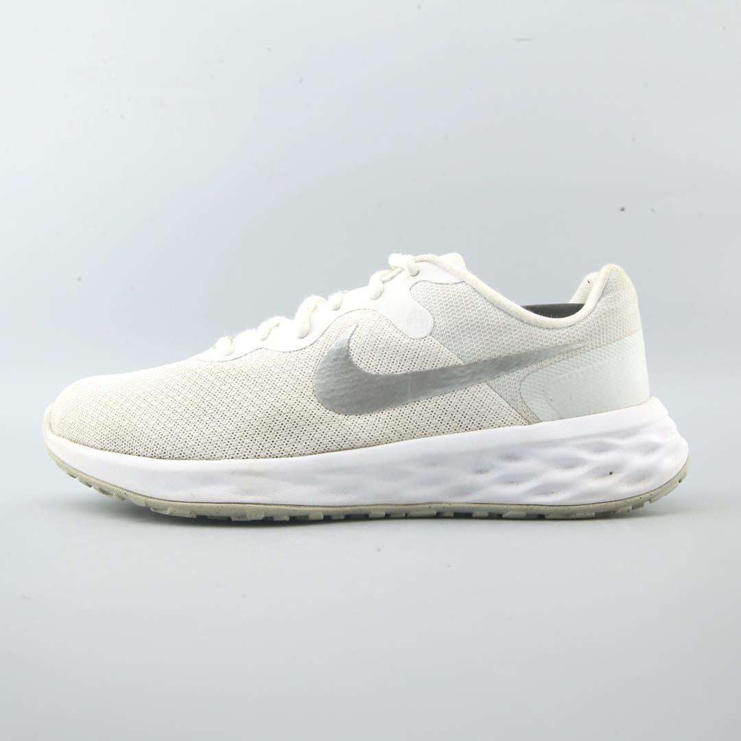 NIKE REVOLUTION 6