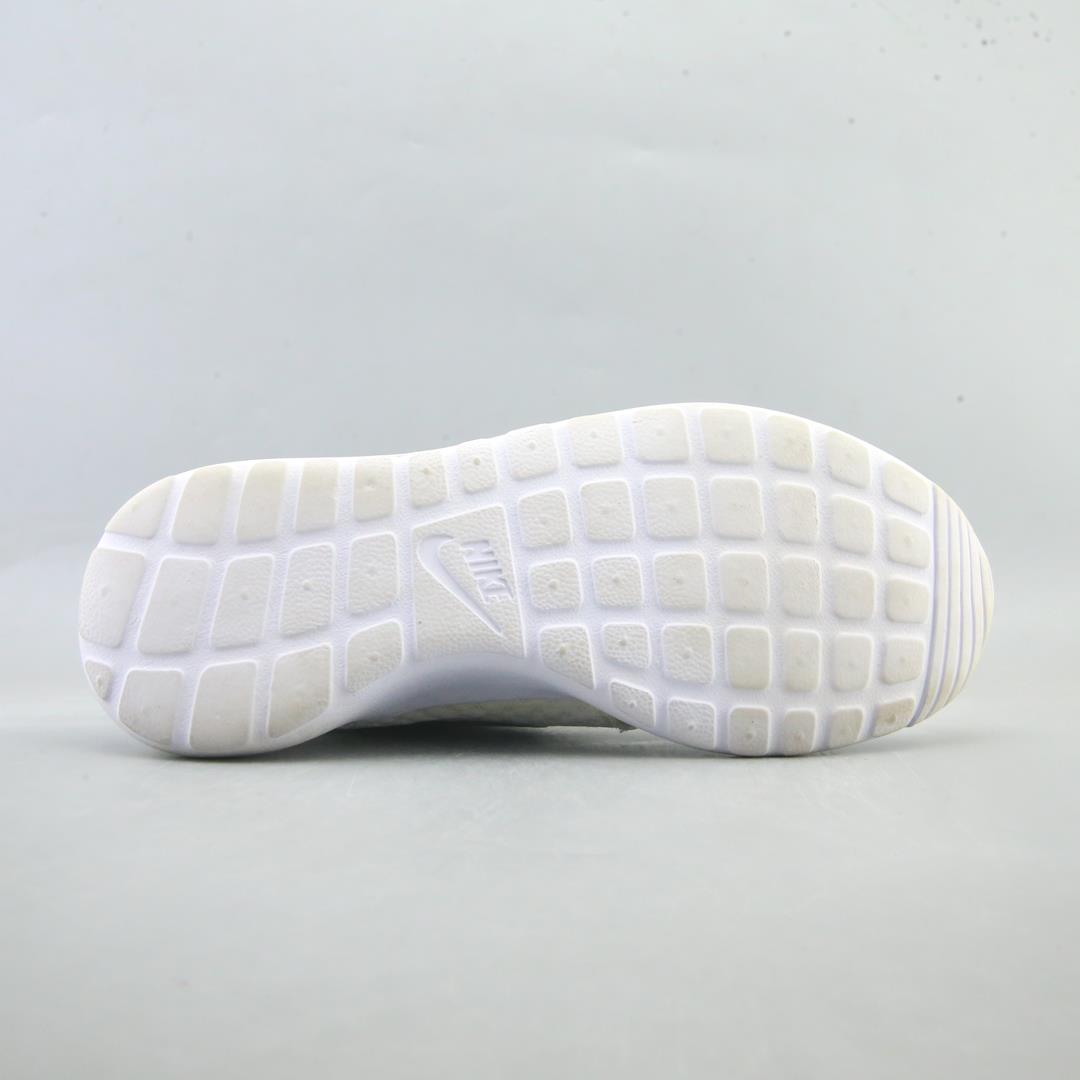 NIKE  ROSHE ONE BR