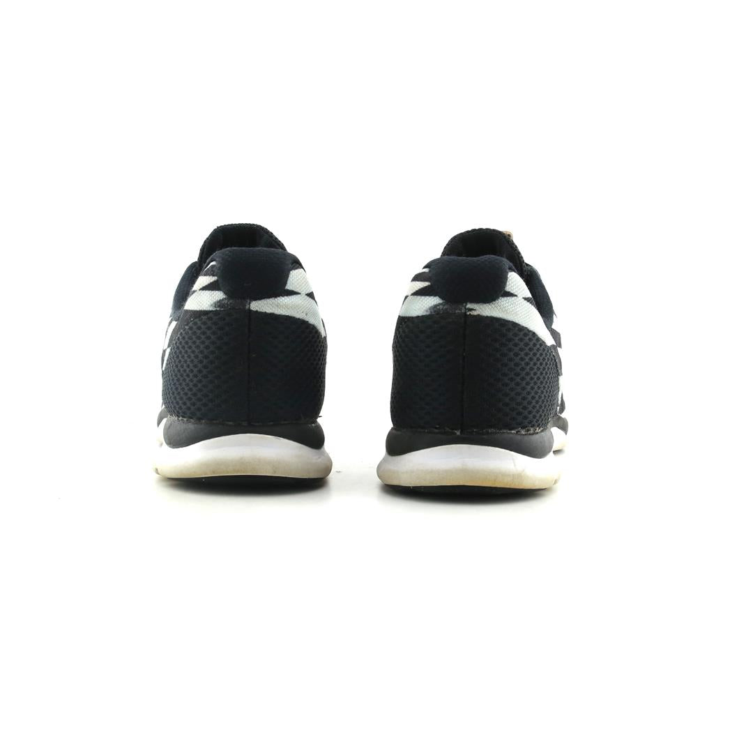 NIKE  IN SEASON TR 6