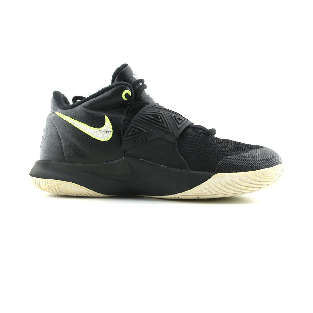 NIKE  KYRIE FLYTRAP 3