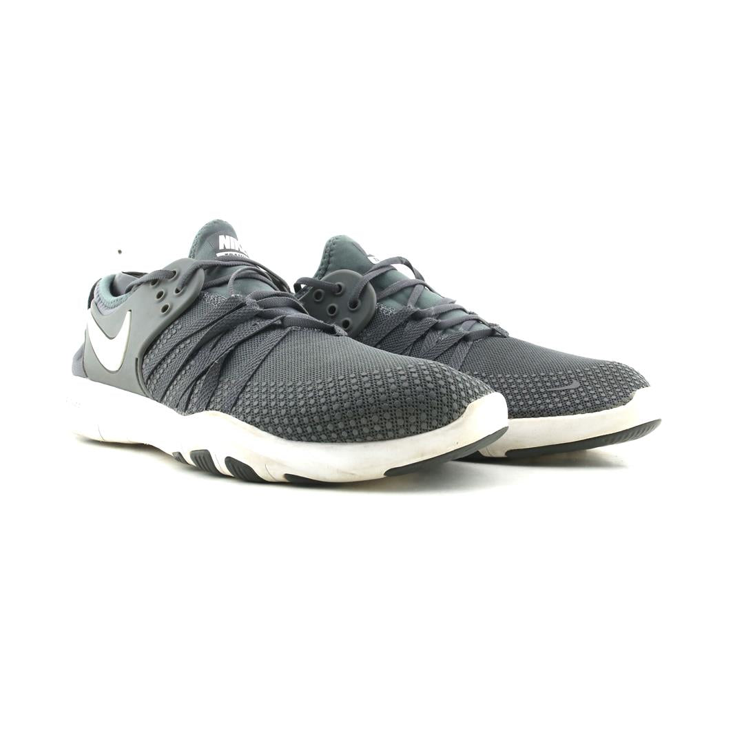 NIKE  FREE TR 7
