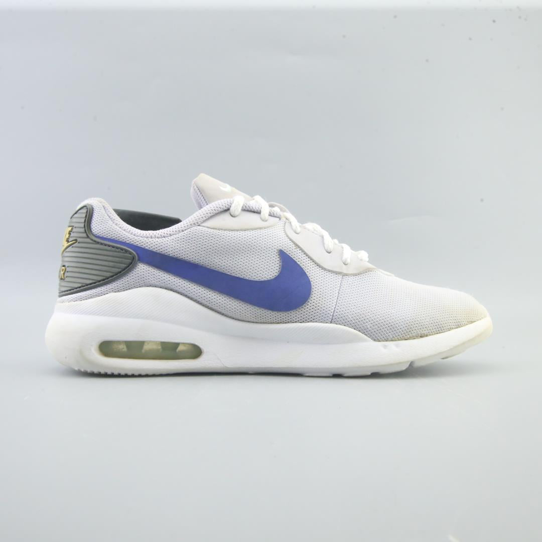 NIKE  AIR MAX OKETO