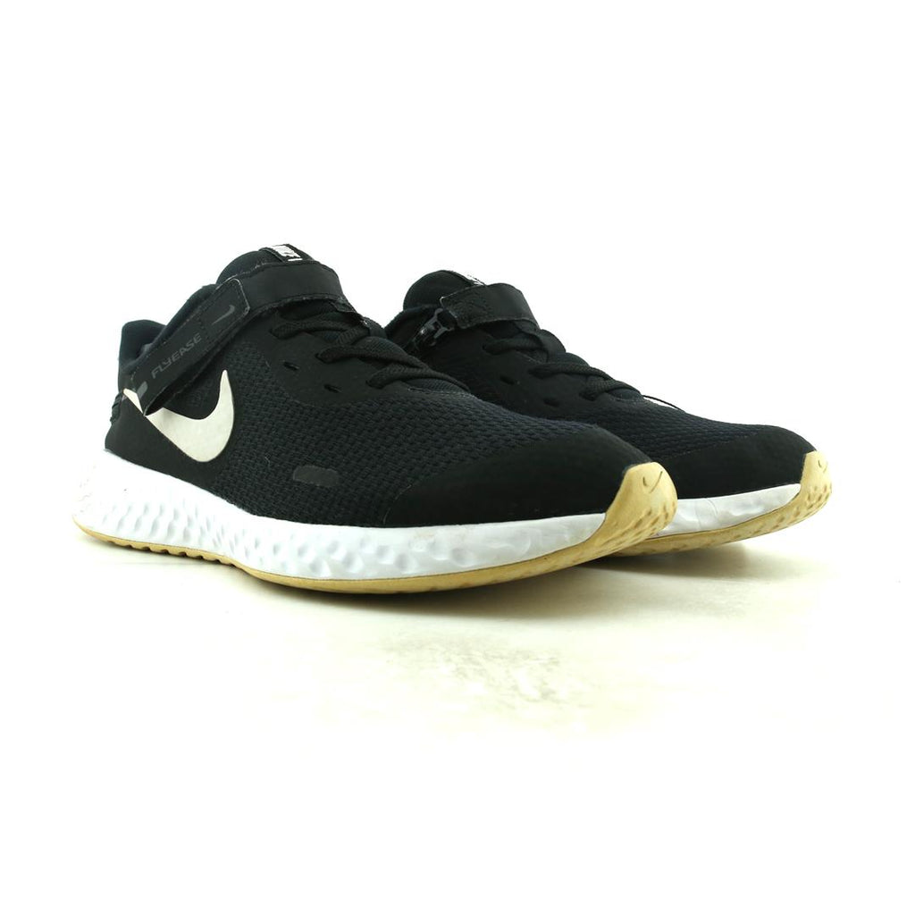 NIKE REVOLUTION 5