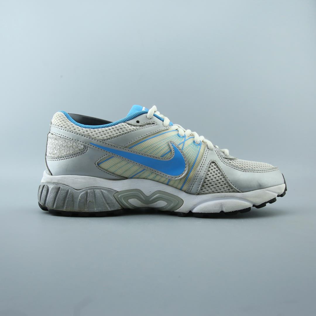 NIKE AIR MAX MOTO 9