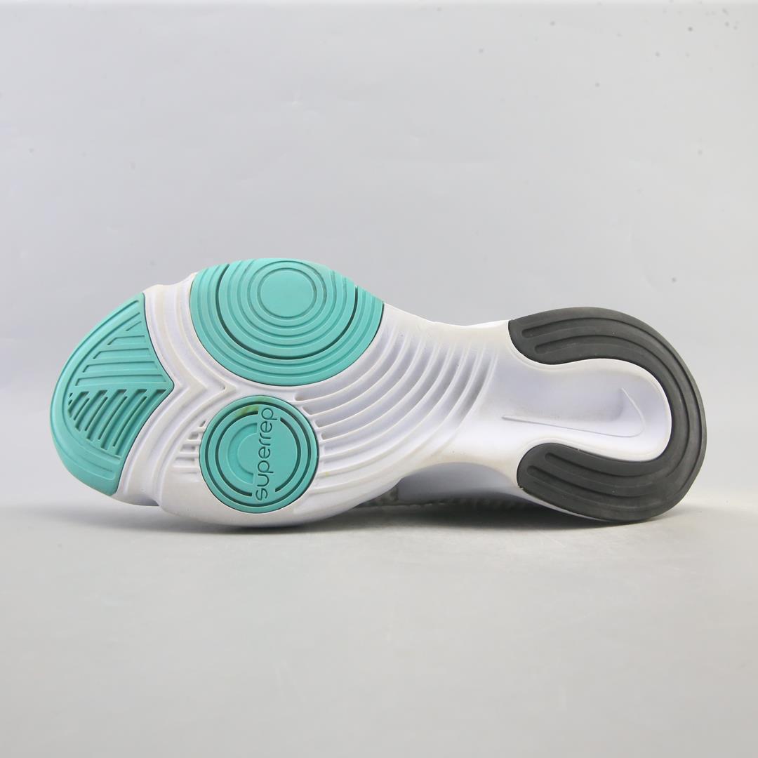 NIKE SUPERREP GO
