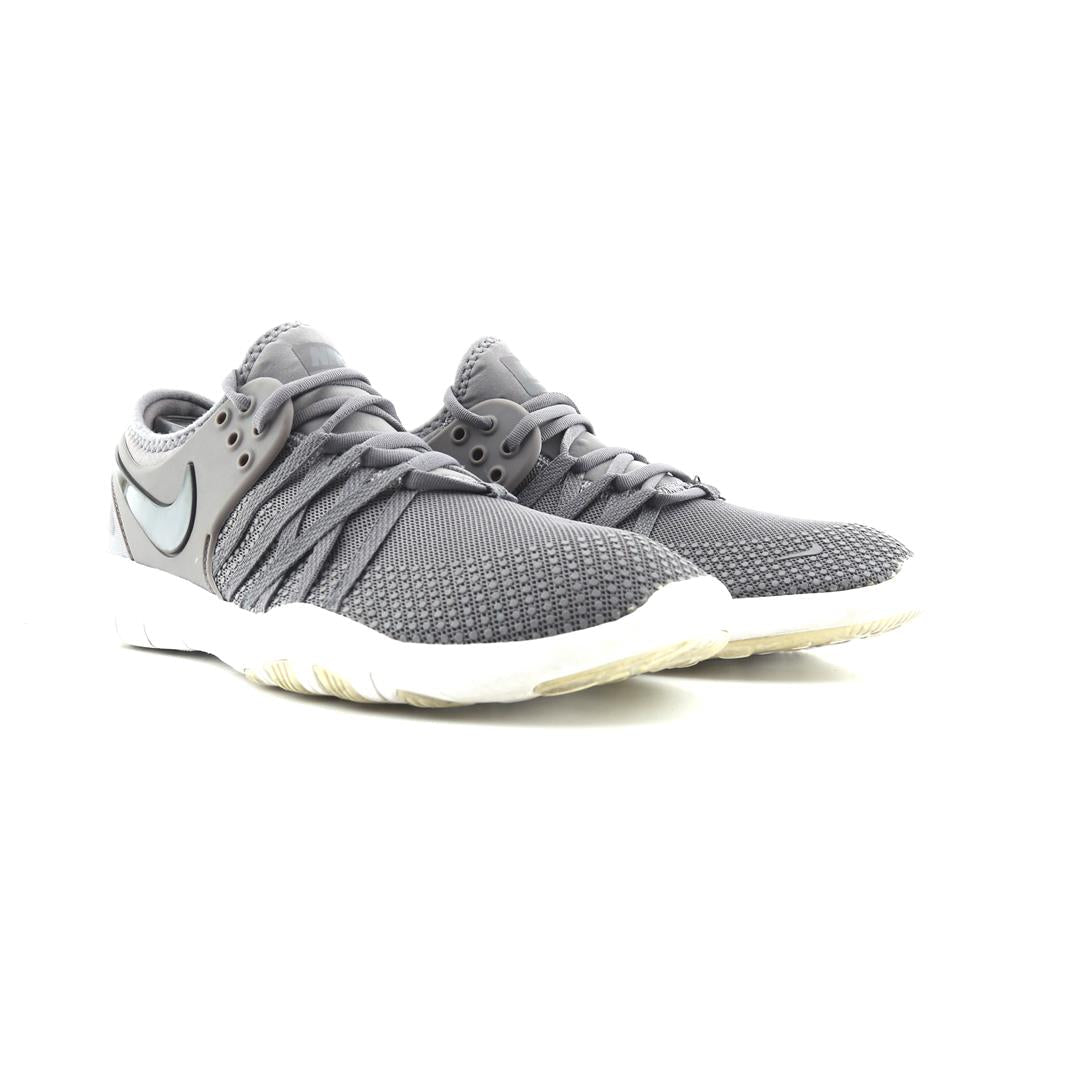 NIKE FREE TR 7