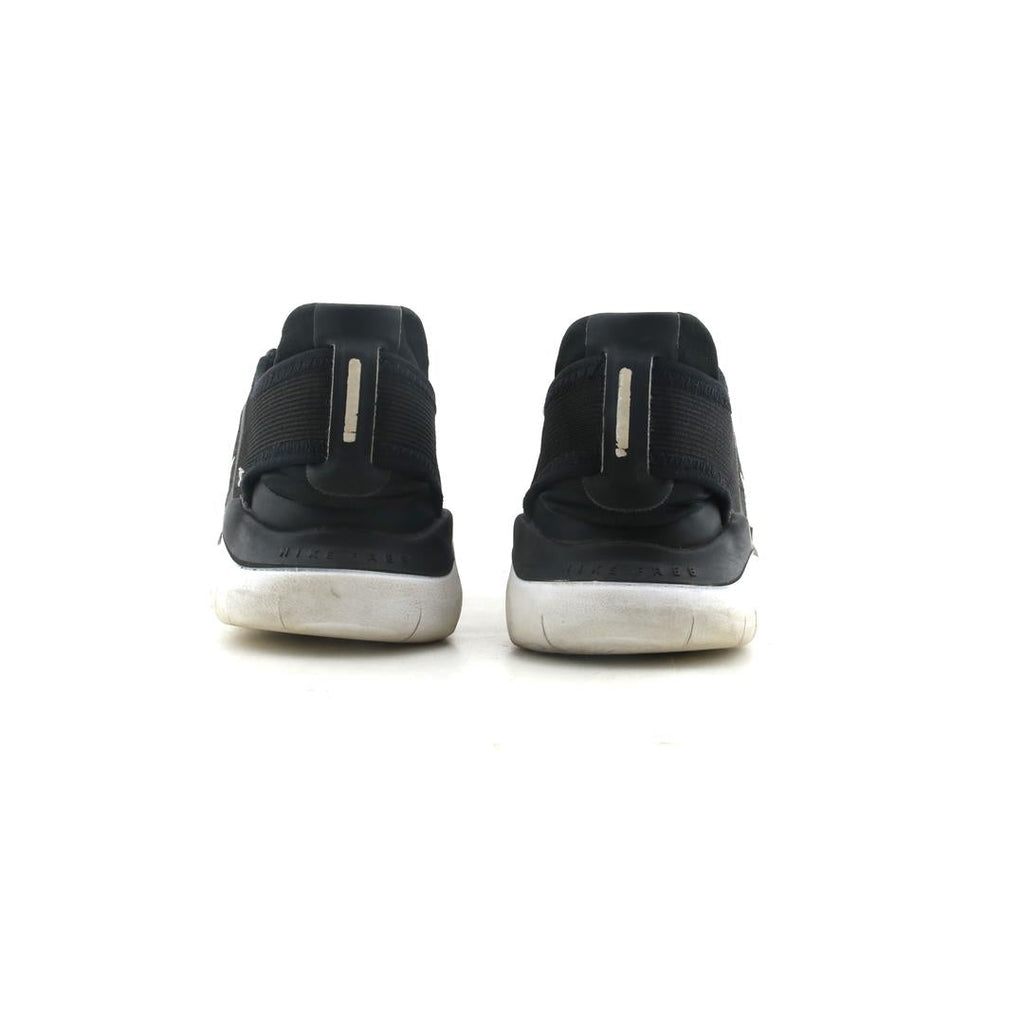 NIKE FREE RUN