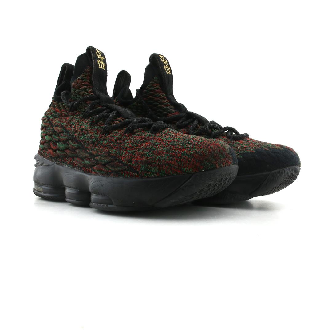 NIKE LEBRON 15