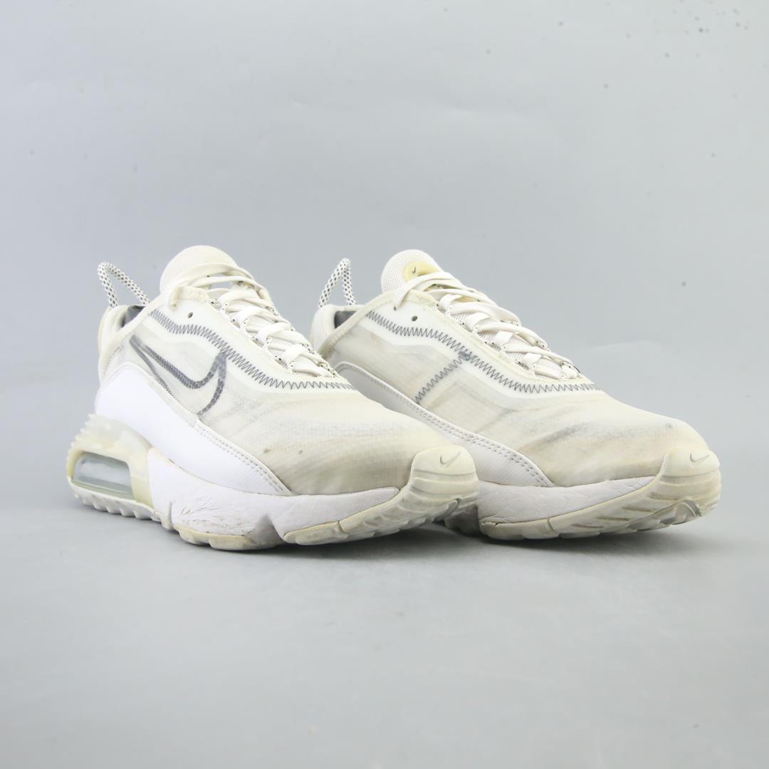NIKE AIR MAX 2090