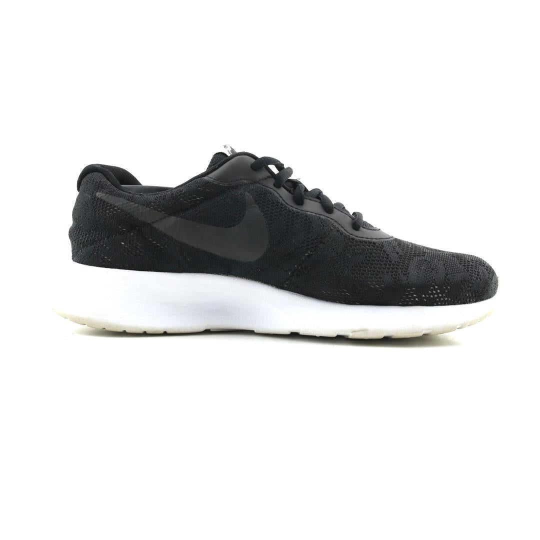NIKE TANJUN