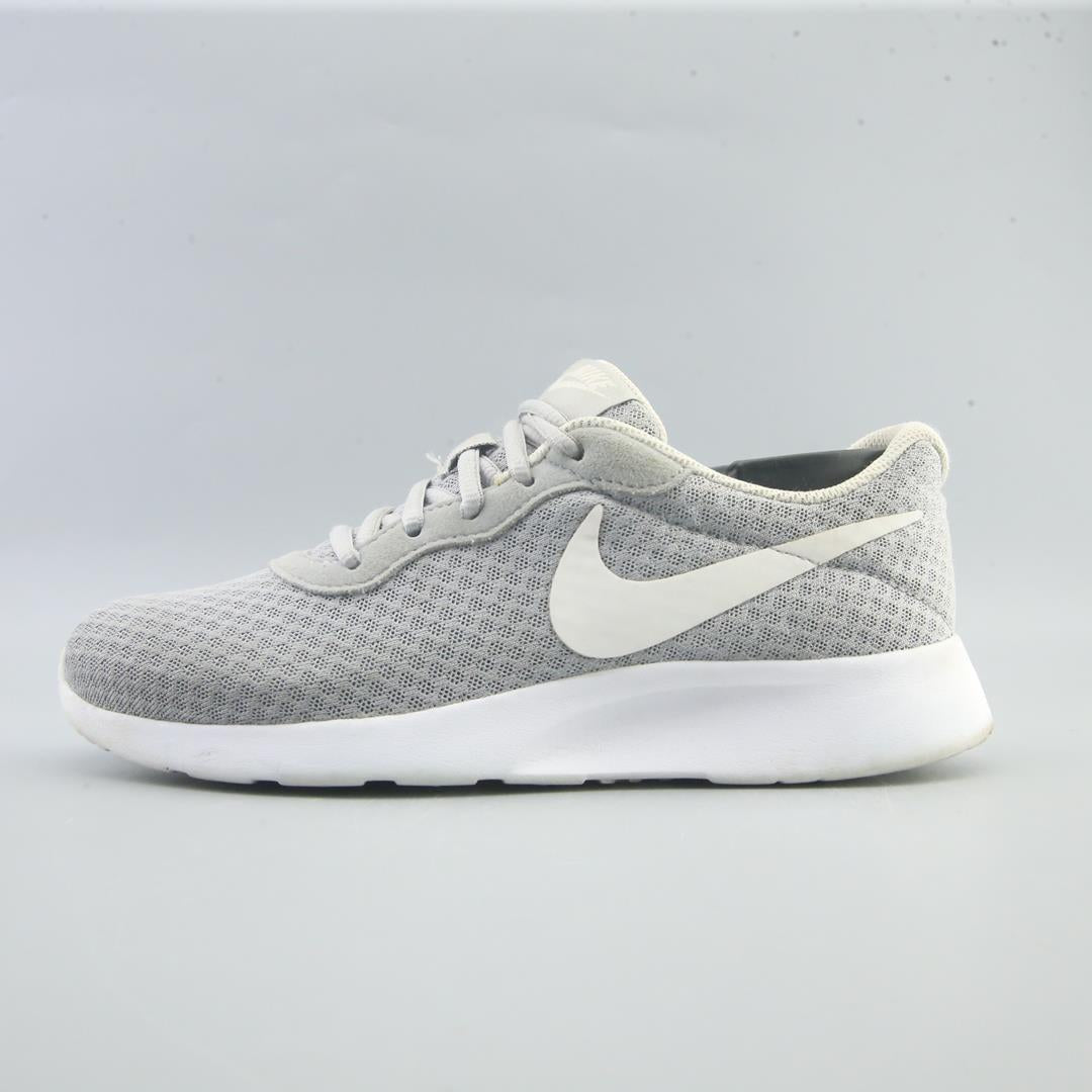 NIKE TANJUN