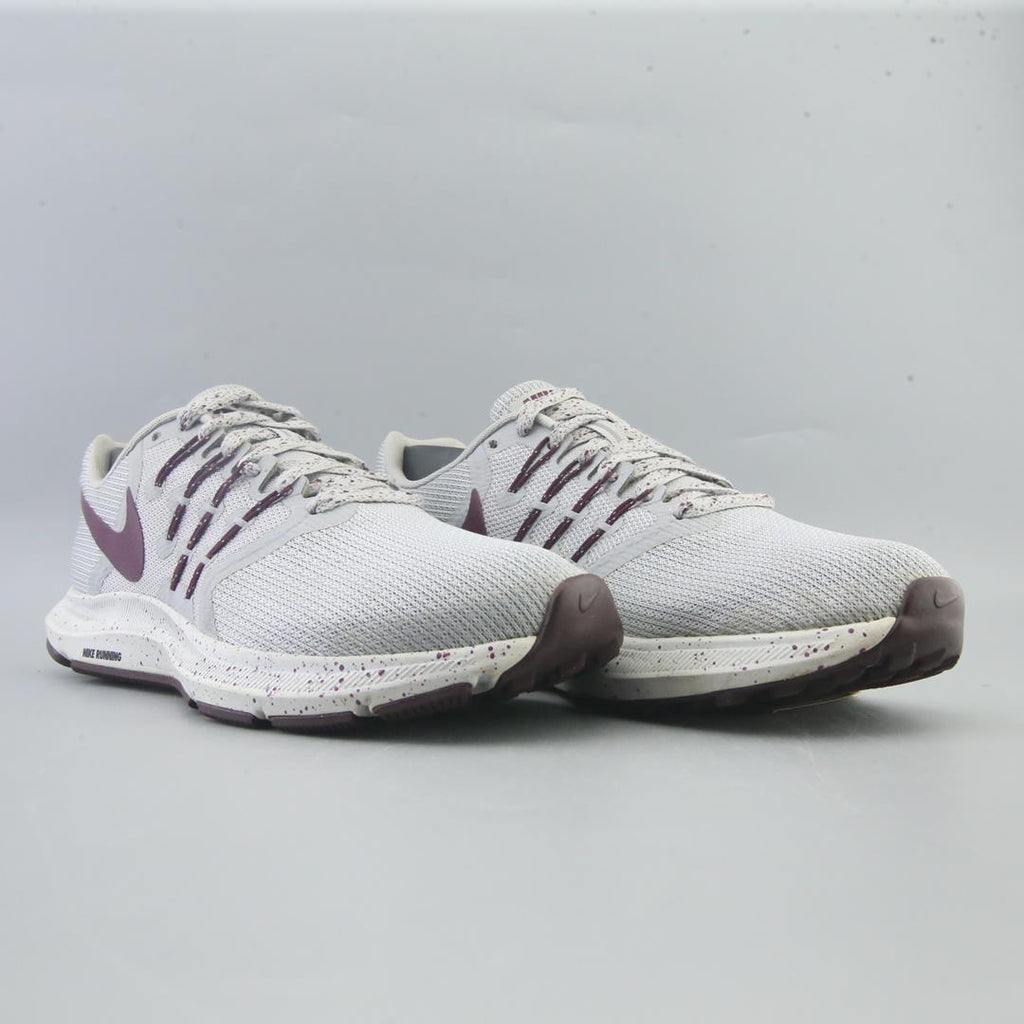 NIKE RUN SWIFT