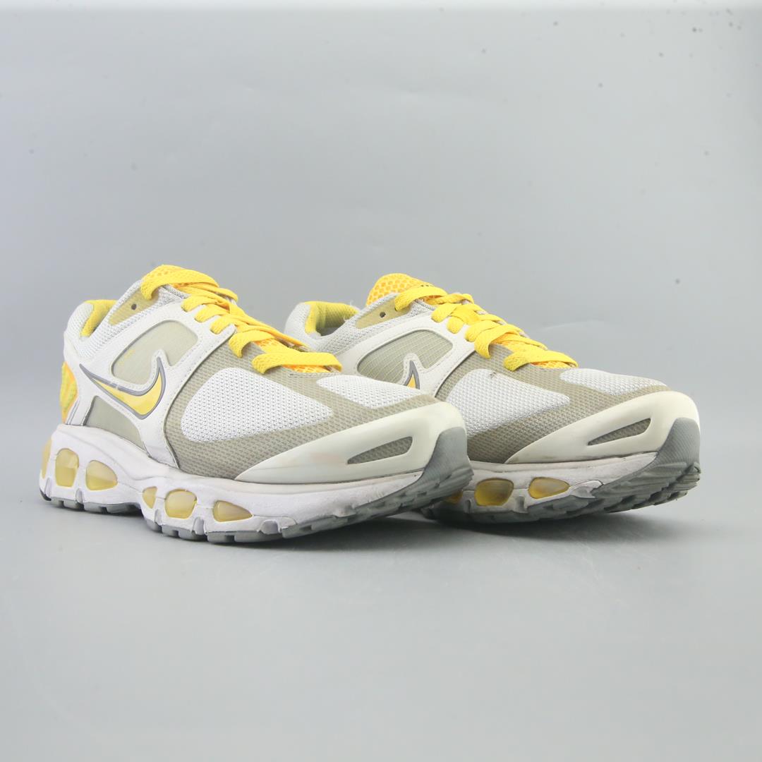 NIKE  LIVESTRONG FLYWIRE