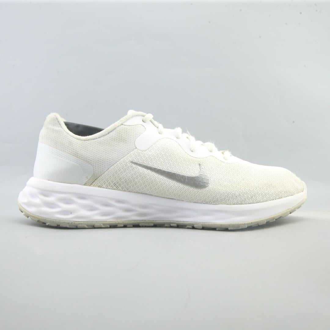 NIKE REVOLUTION 6
