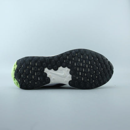 NIKE REVOLUTION 7