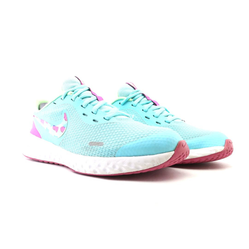 NIKE  REVOLUTION 5