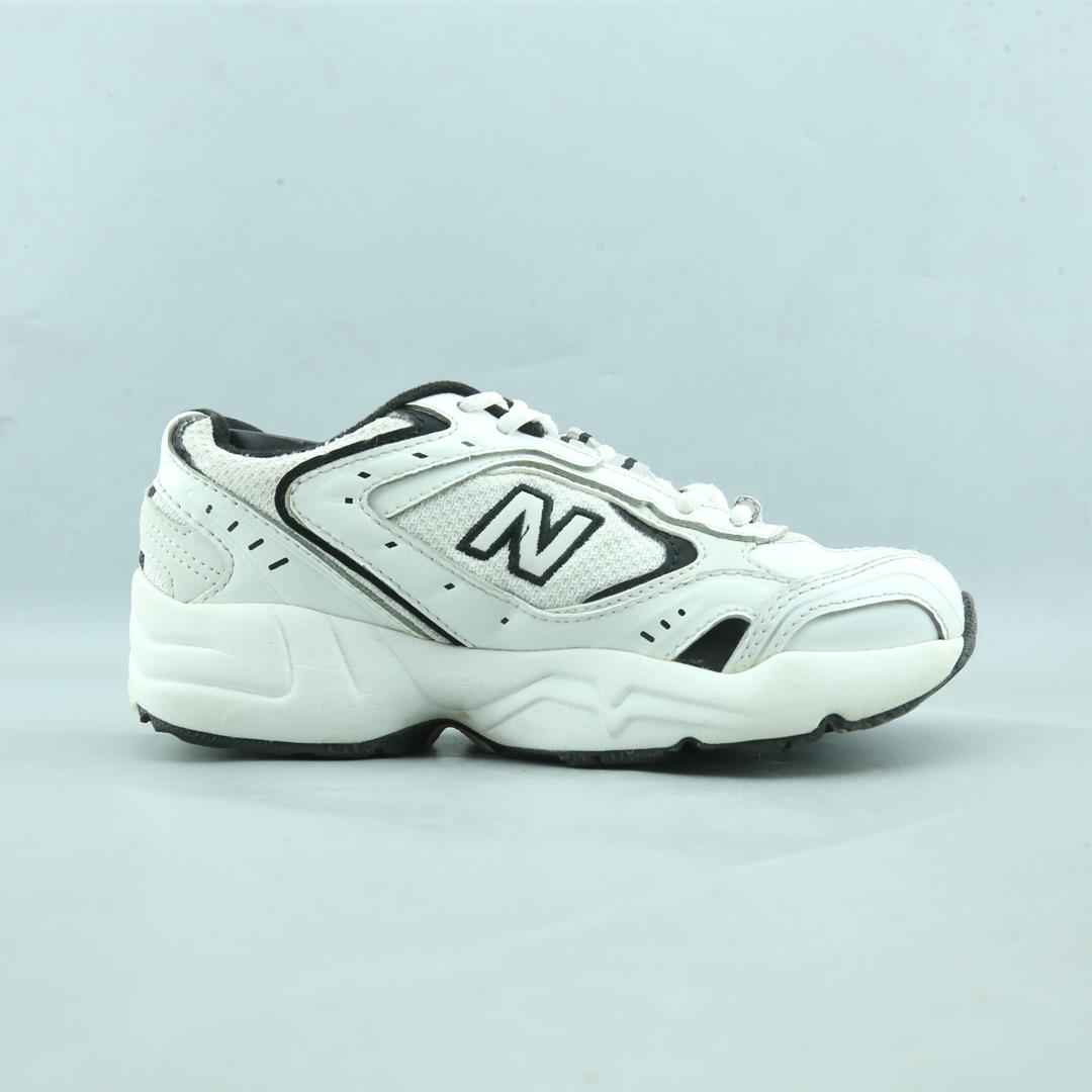 NEW BALANCE 452