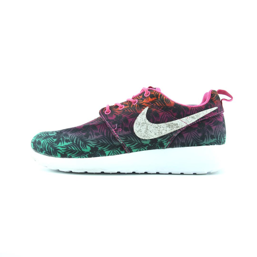 NIKE ROSHE ONE