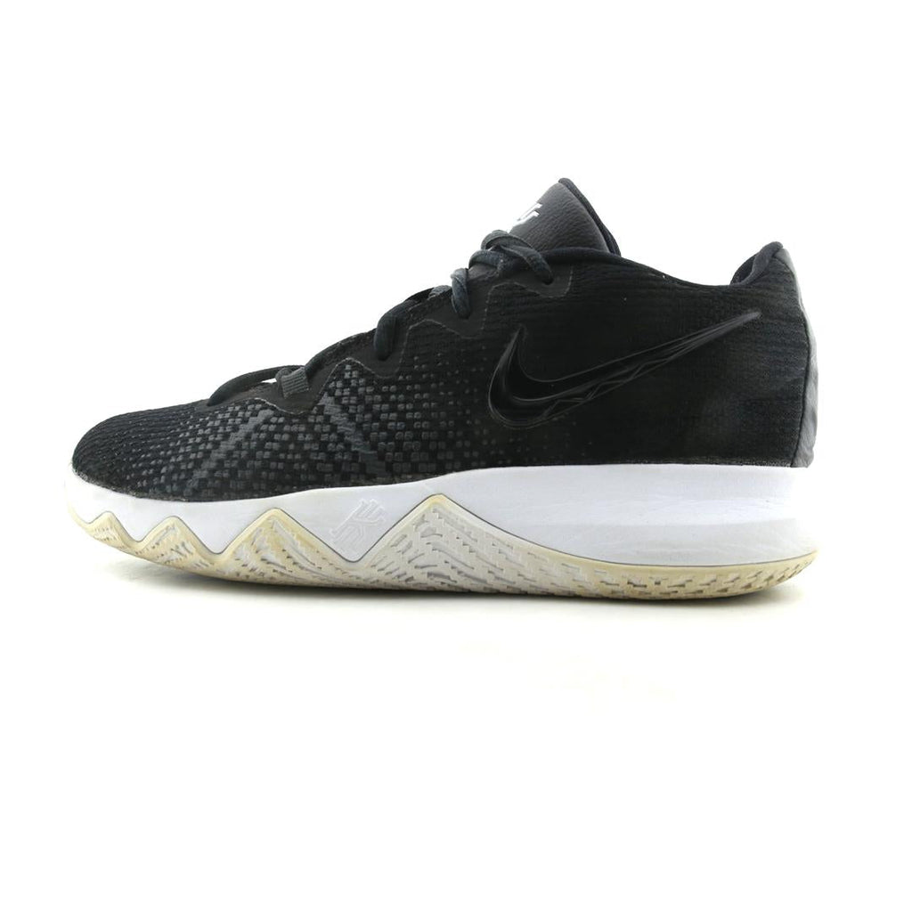 NIKE  KYRIE FLYTRAP