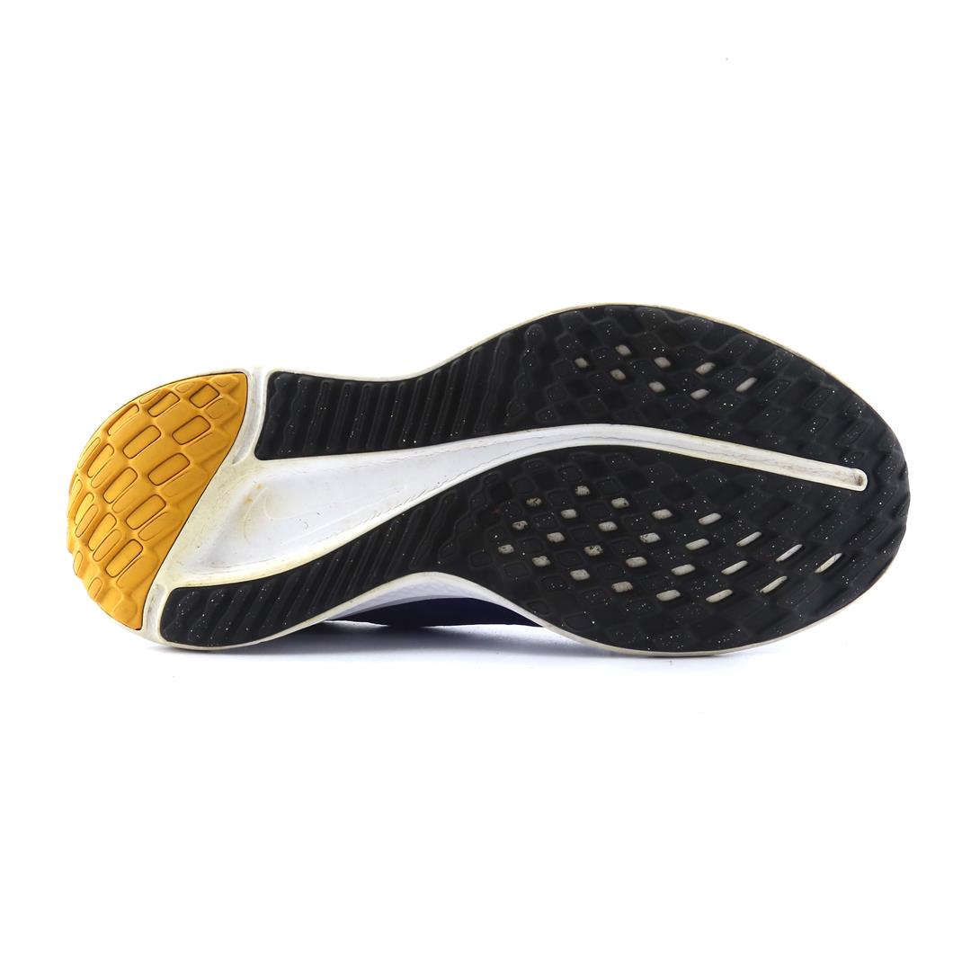 NIKE QUEST 5