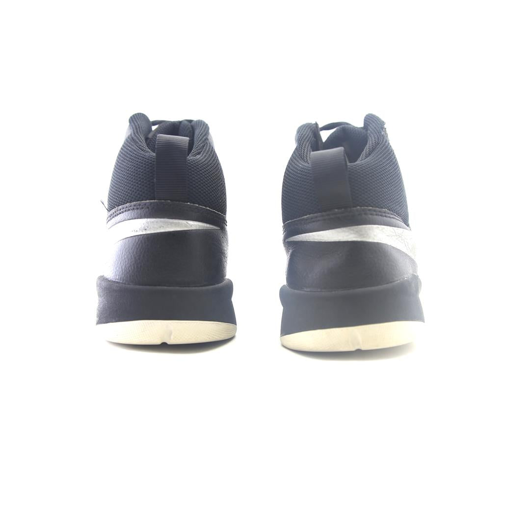 NIKE  TEAM HUSTLE D 7