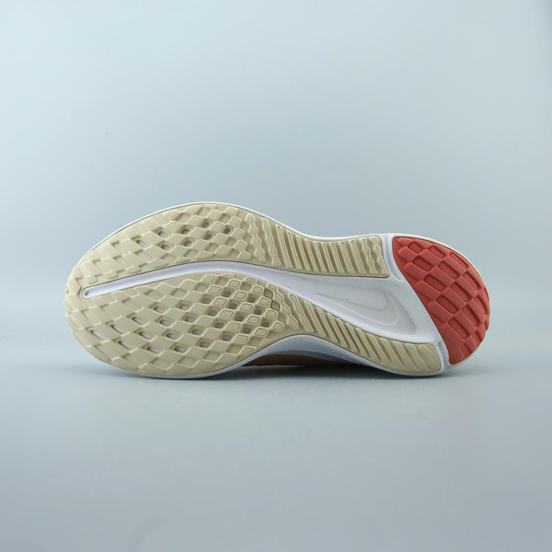 NIKE QUEST 5
