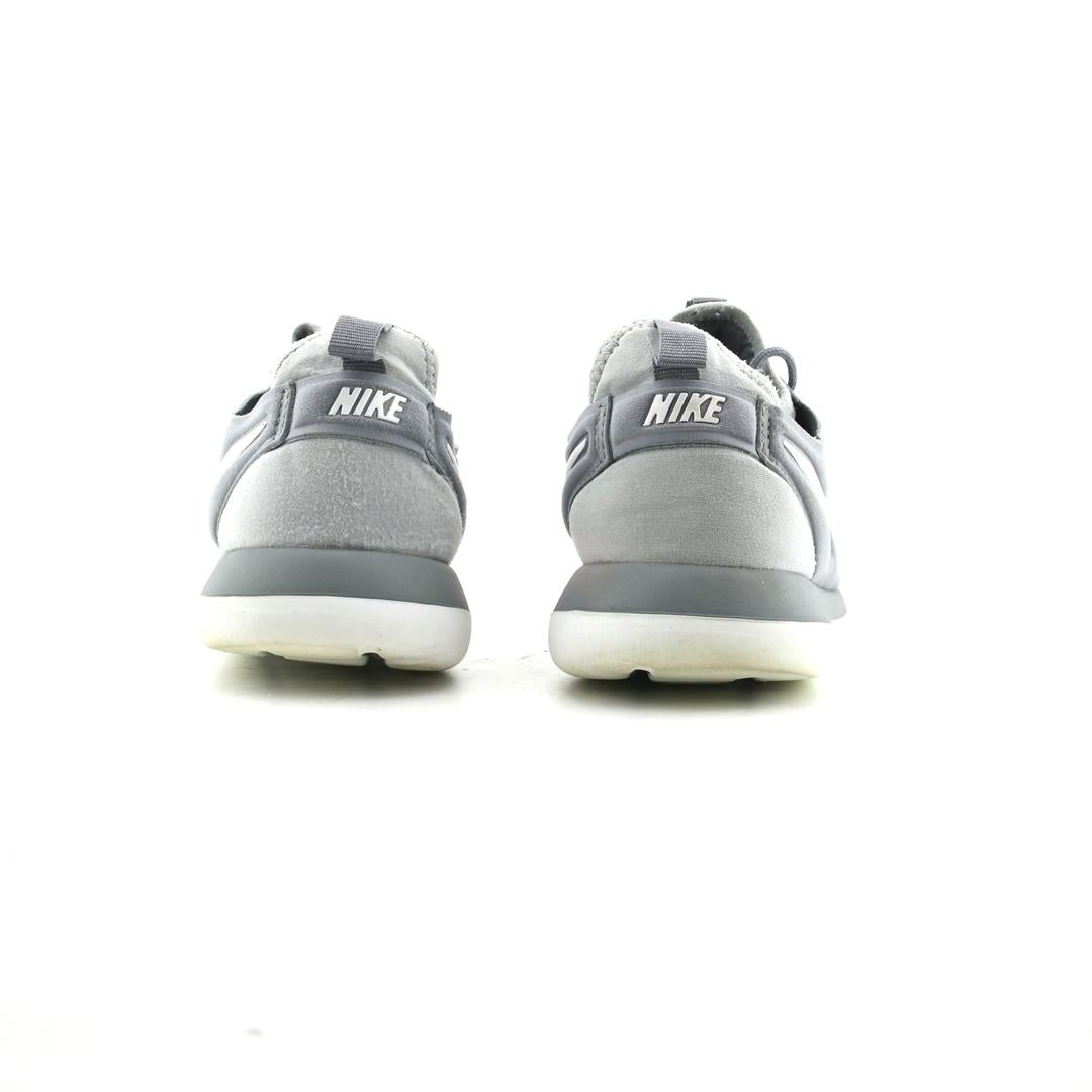 NIKE ROSHE TWO