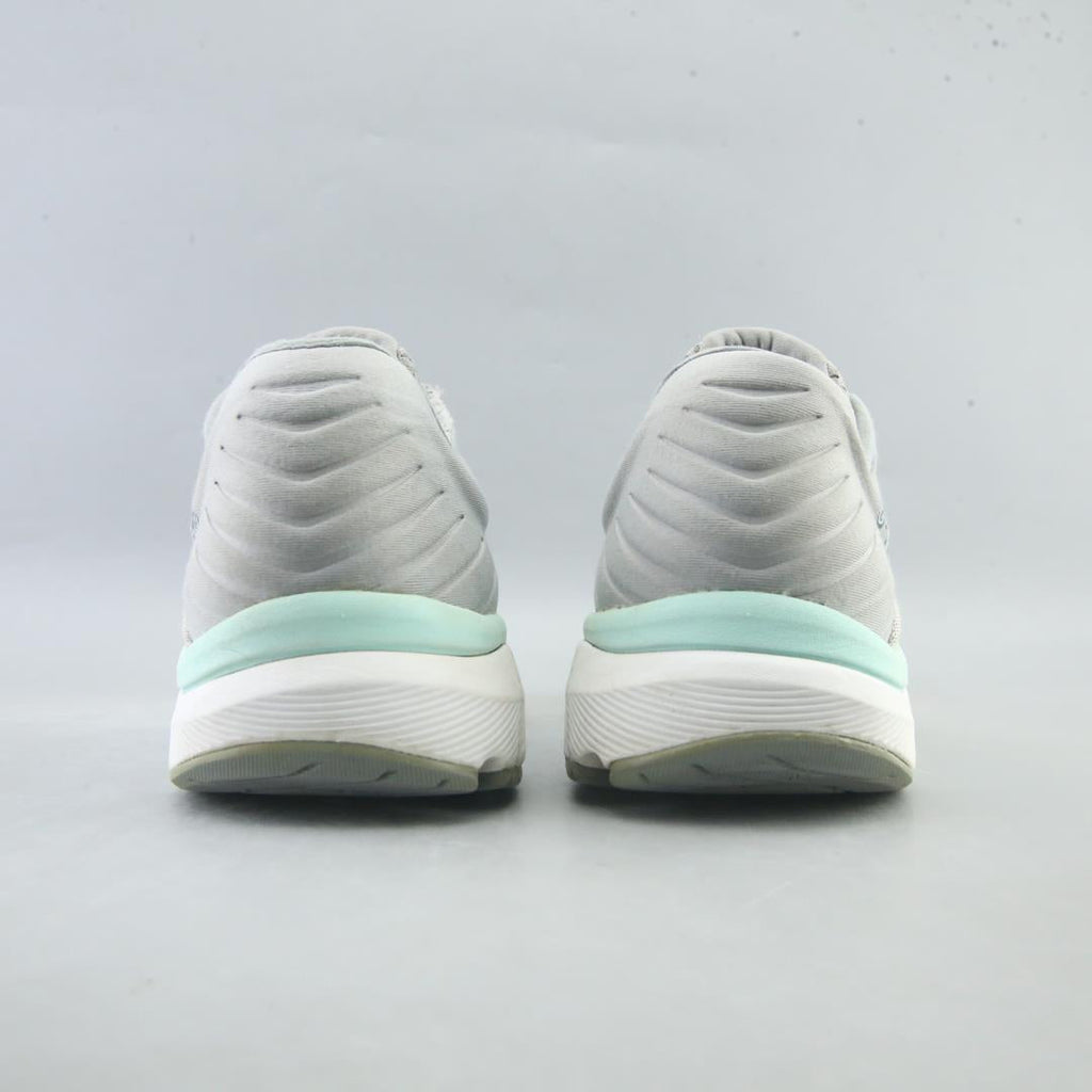 NEW BALANCE 860 V10