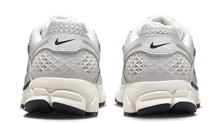 Nike Zoom Vomero 5 Photon Dust Metallic Silver