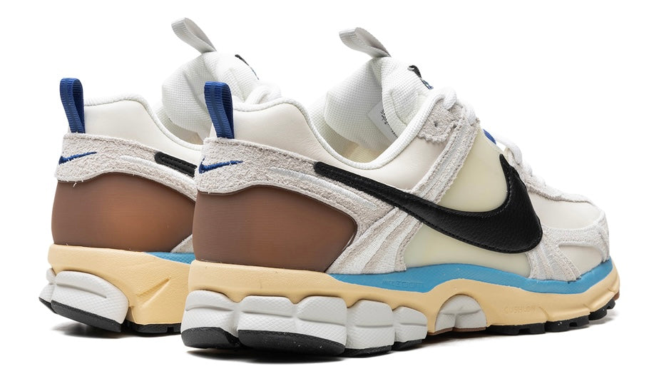 Nike Zoom Vomero 5 PREMIUM Designed by Japan