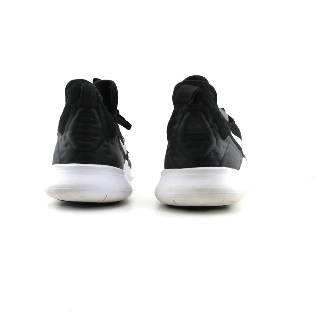 NIKE FREE TR 8