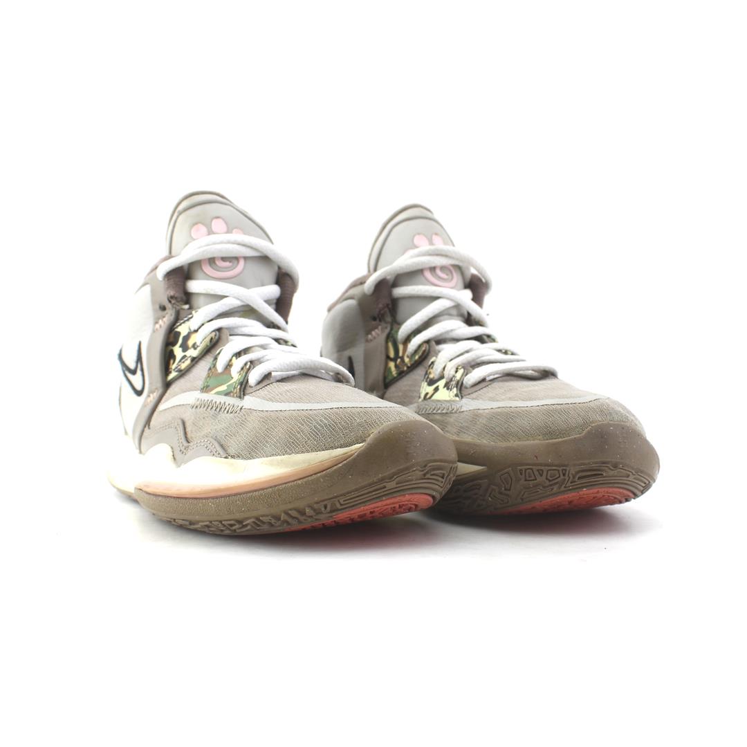 NIKE KYRIE INFINITY