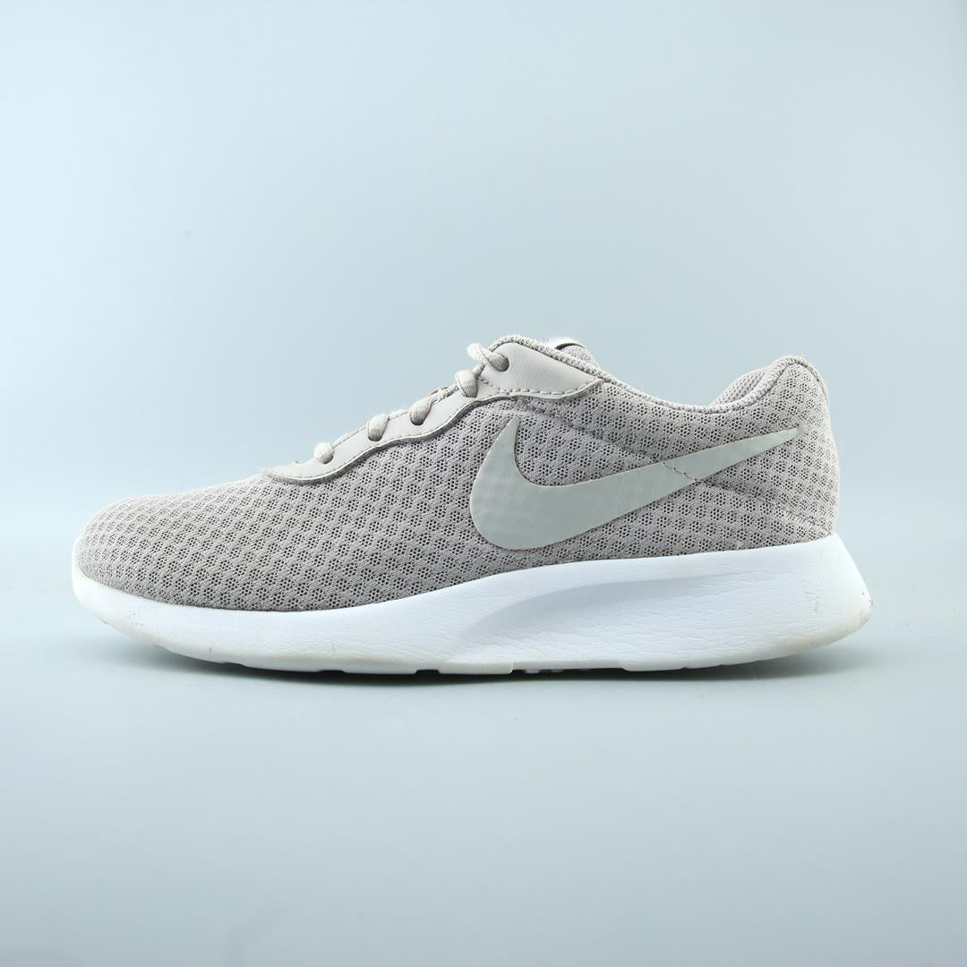 NIKE TANJUN