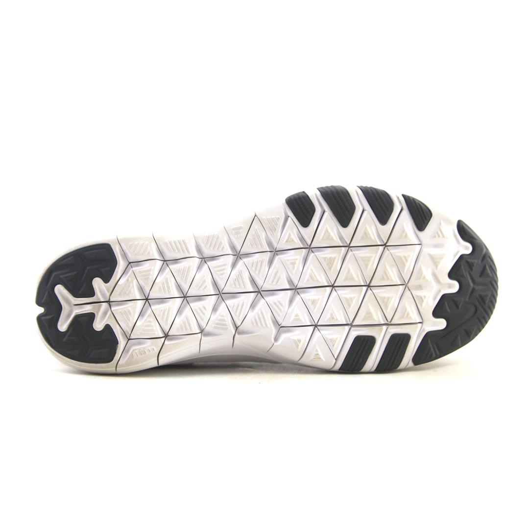 NIKE FREE TR 7