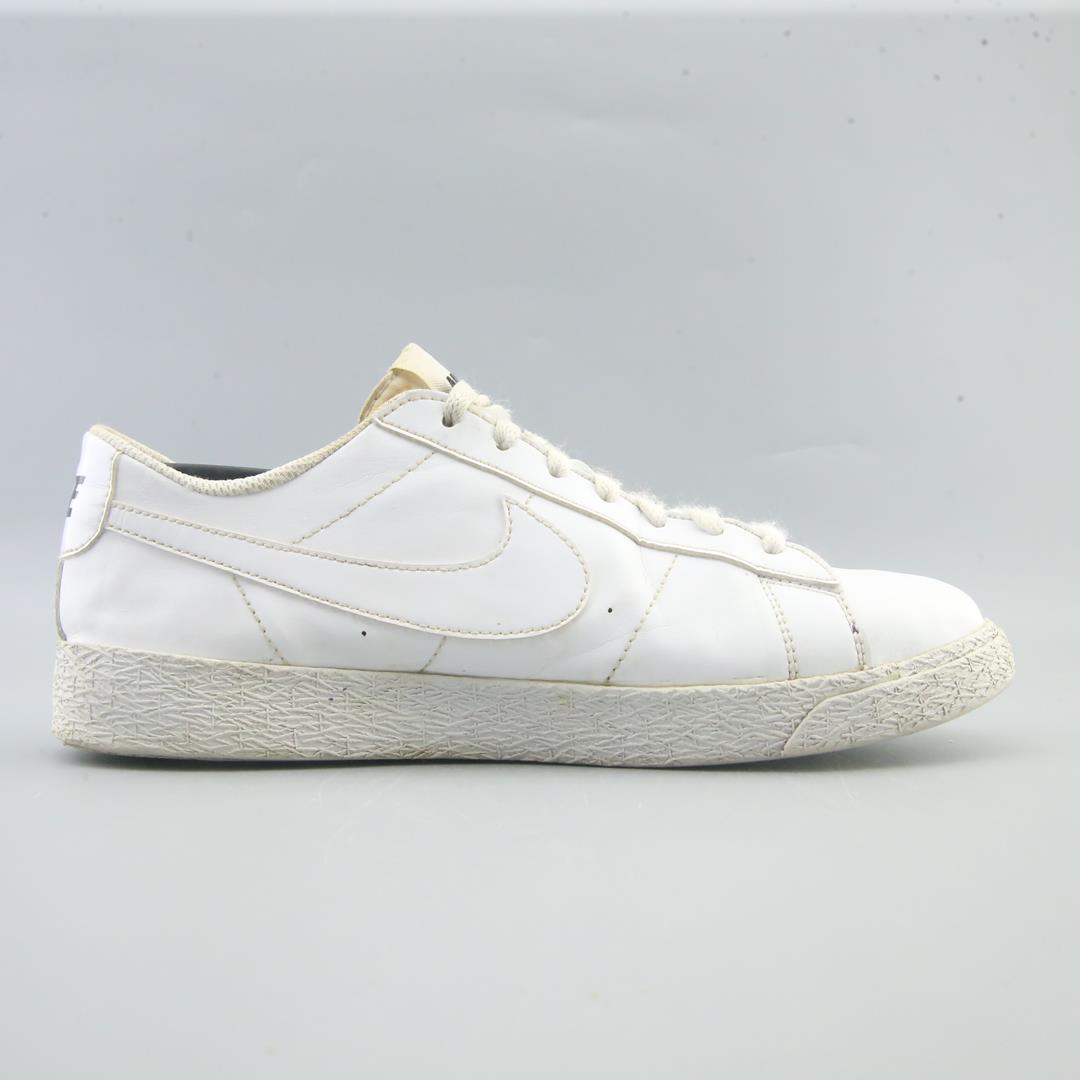 NIKE BLAZER LOW
