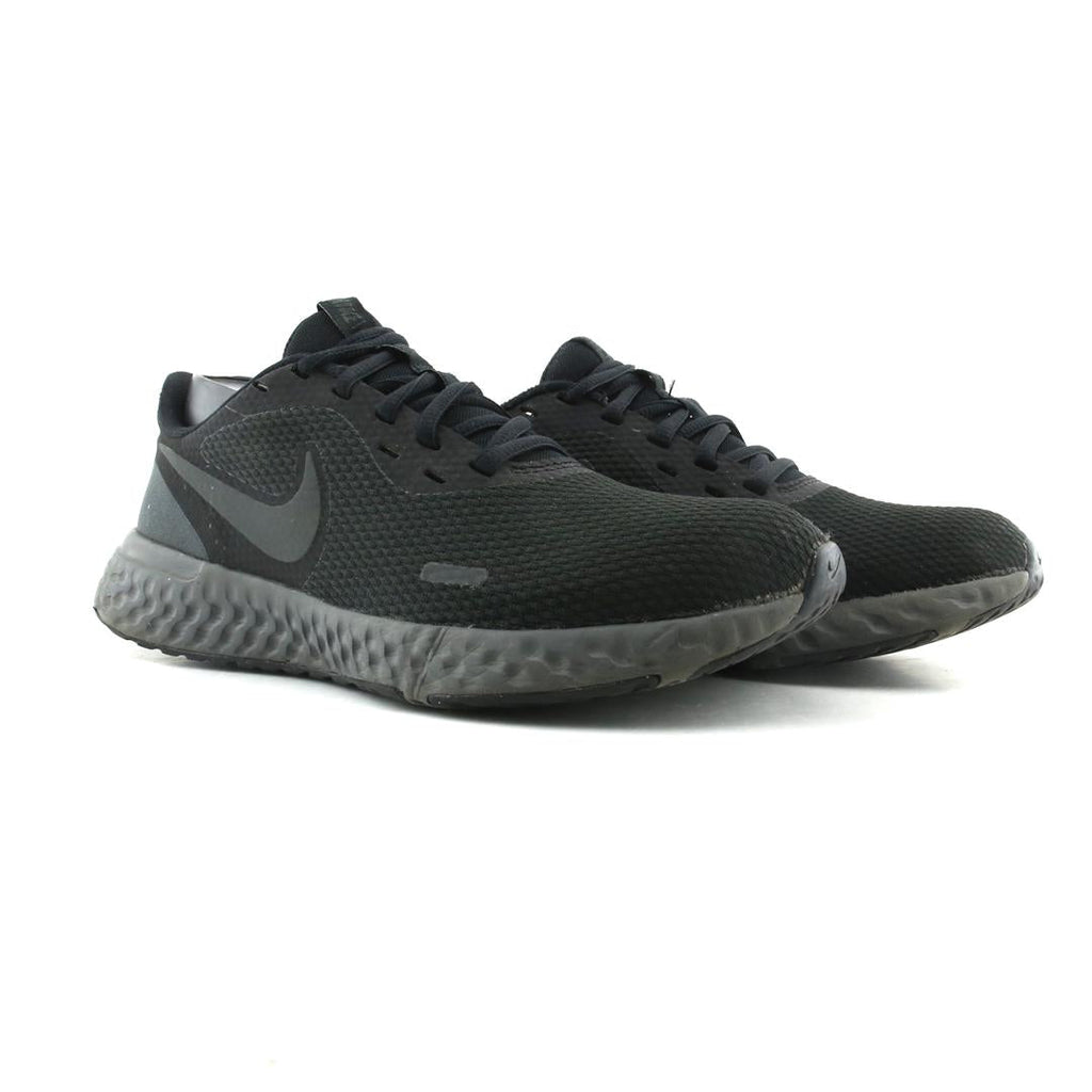 NIKE REVOLUTION 5