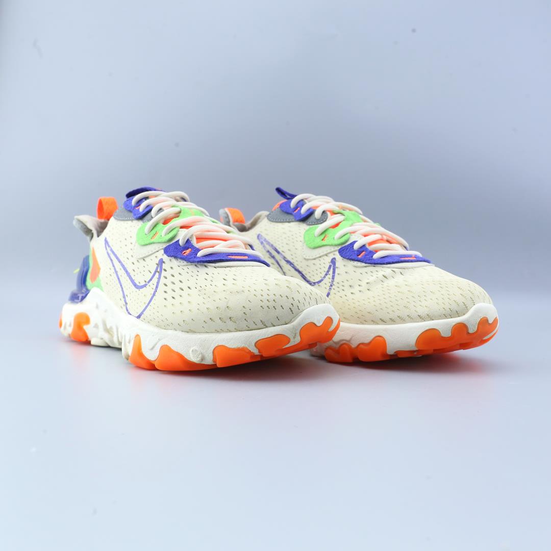 NIKE REACT VISION