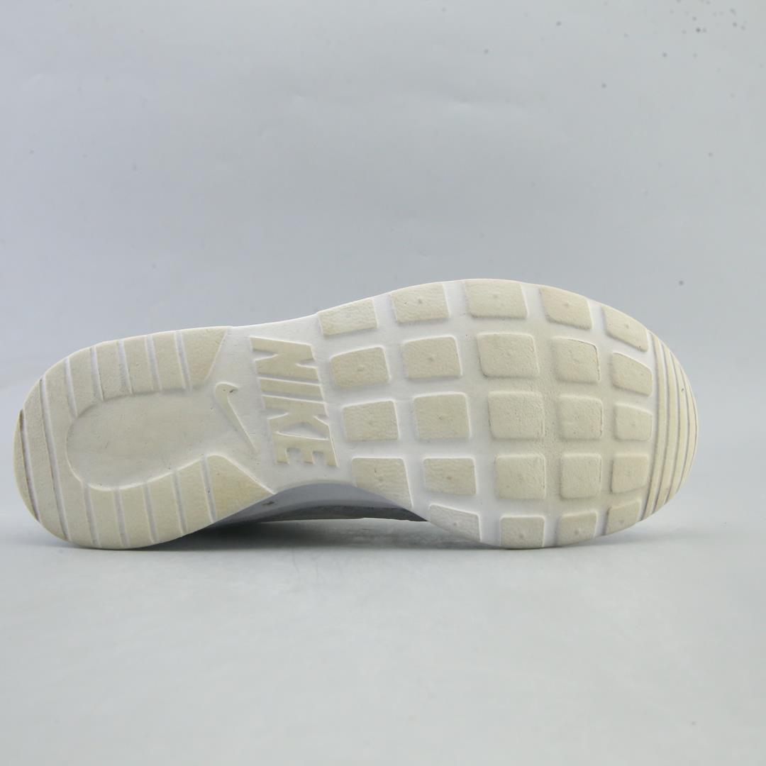 NIKE TANJUN