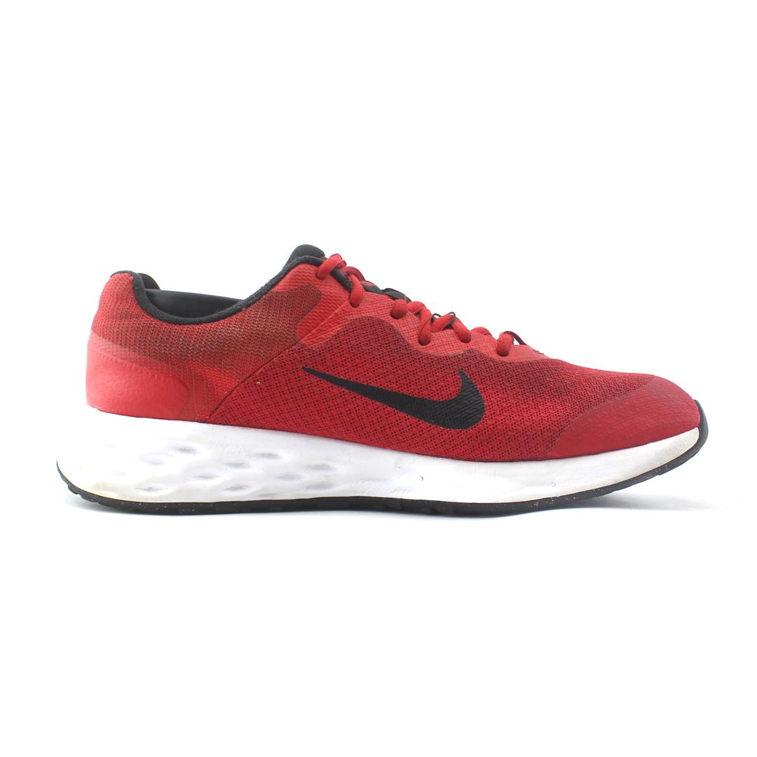 NIKE REVOLUTION 6