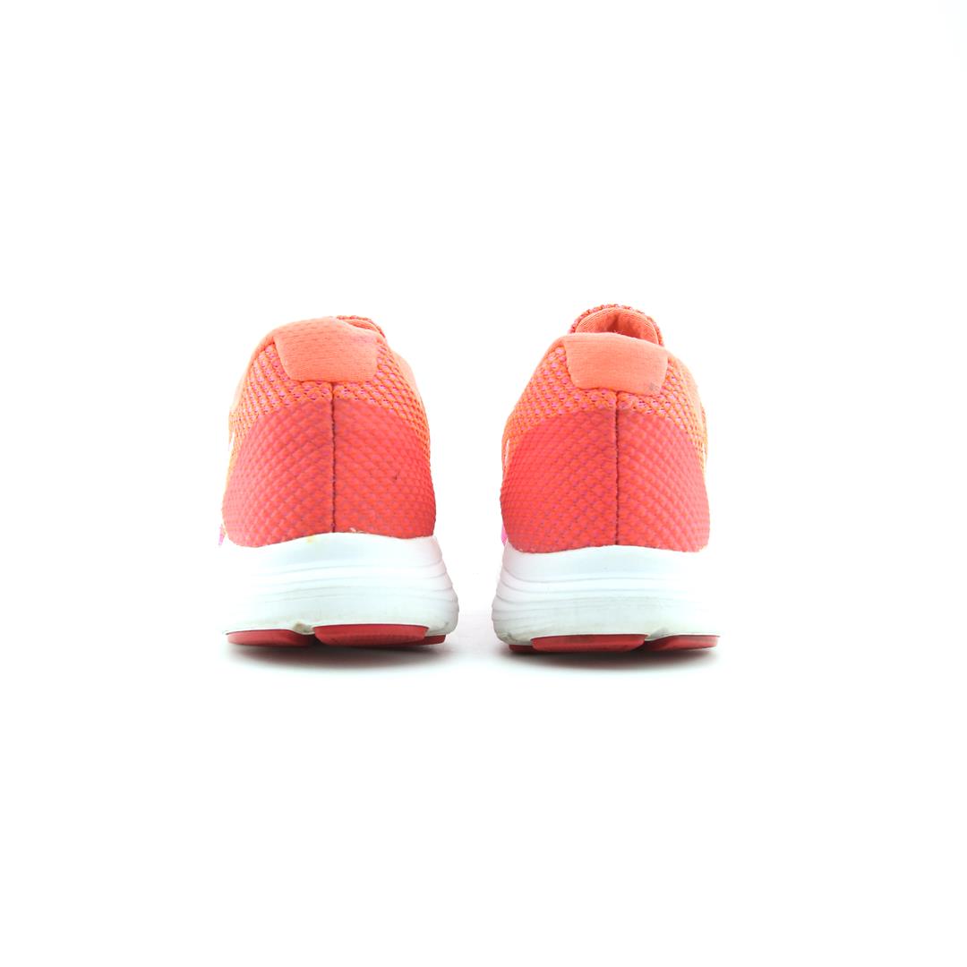 NIKE REVOLUTION 3