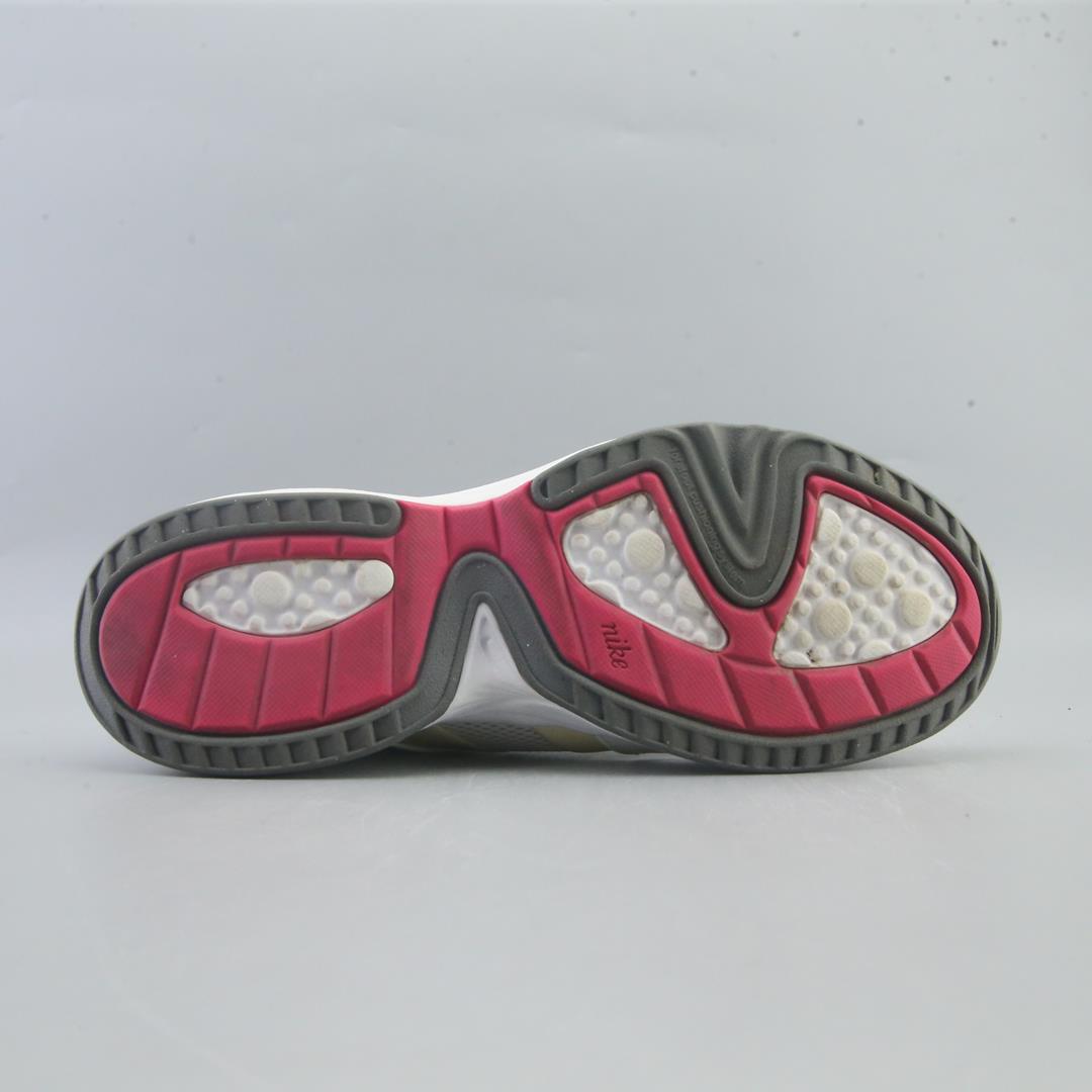 NIKE STEADY 7