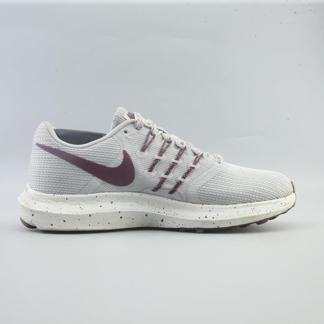 NIKE RUN SWIFT