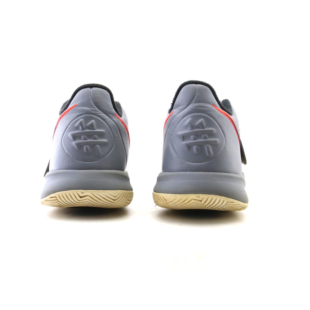 NIKE  KYRIE FLYTRAP 3