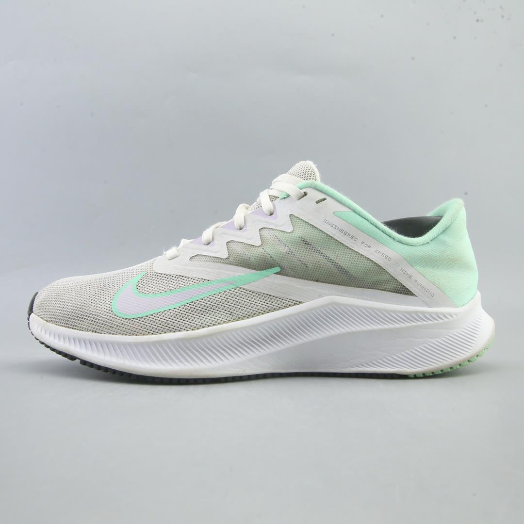 NIKE QUEST 3